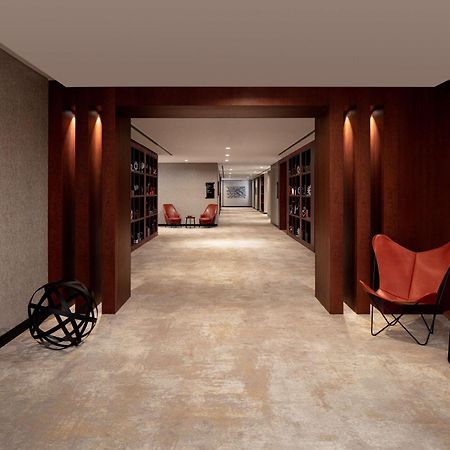 Doubletree By Hilton Dubai M Square Hotel & Residences Εξωτερικό φωτογραφία The Library