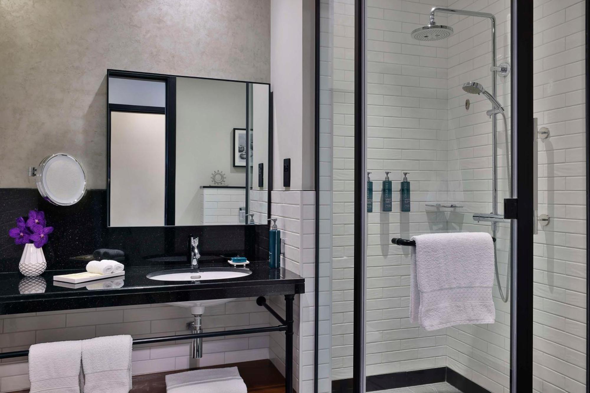 Doubletree By Hilton Dubai M Square Hotel & Residences Εξωτερικό φωτογραφία