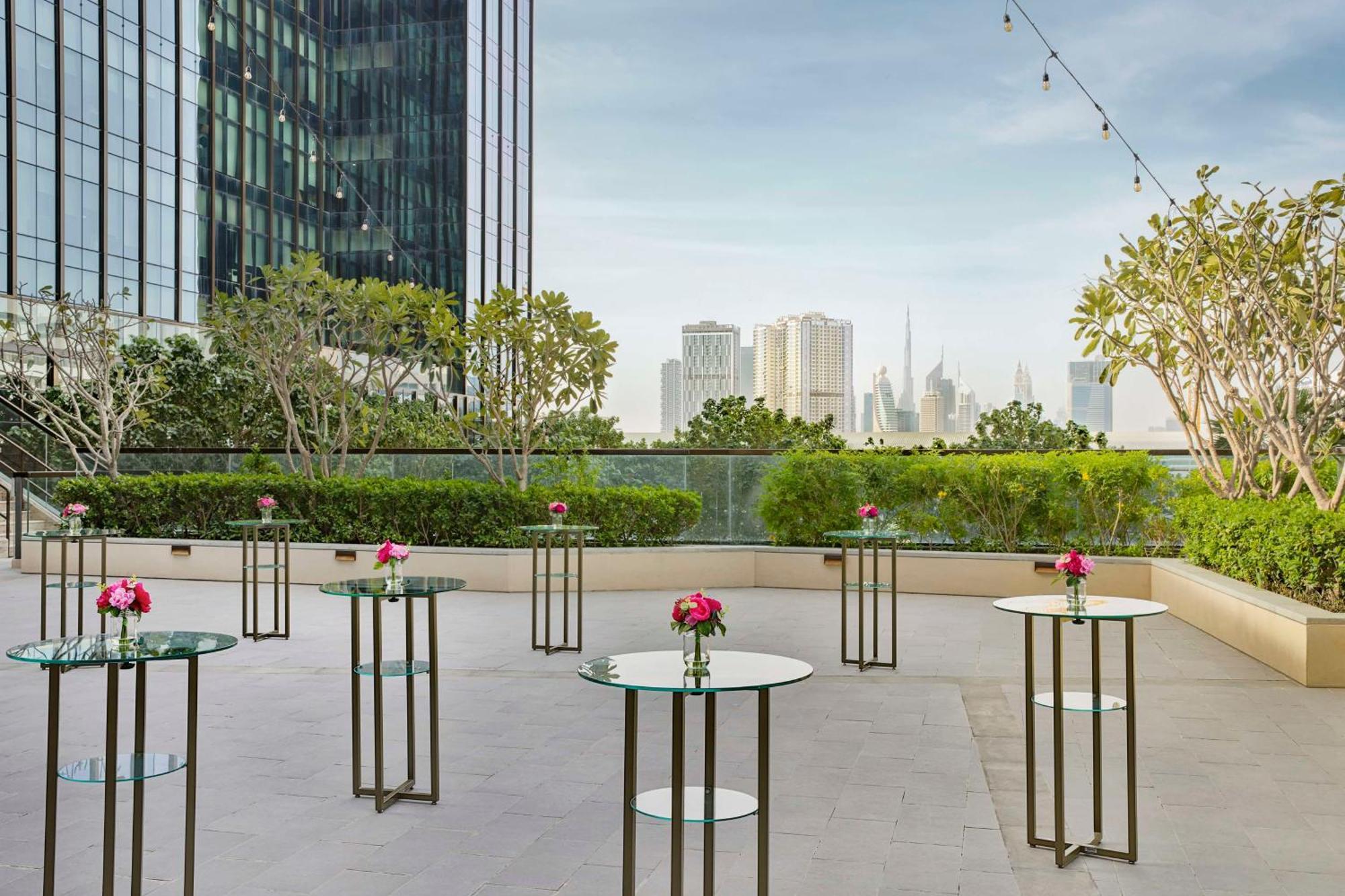Doubletree By Hilton Dubai M Square Hotel & Residences Εξωτερικό φωτογραφία The Club at The St. Regis Mumbai