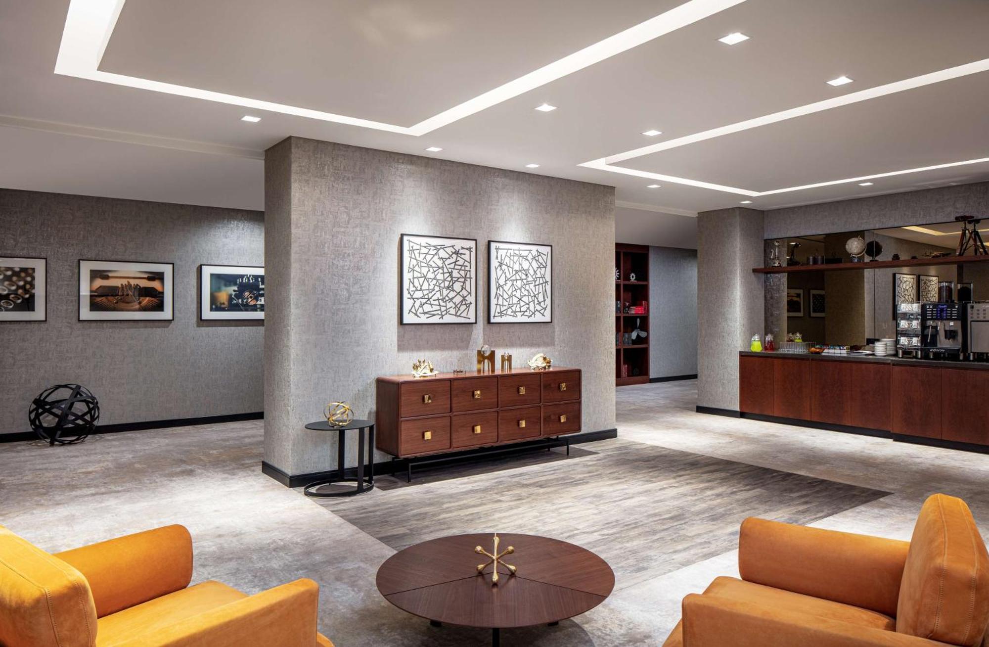 Doubletree By Hilton Dubai M Square Hotel & Residences Εξωτερικό φωτογραφία Office interior